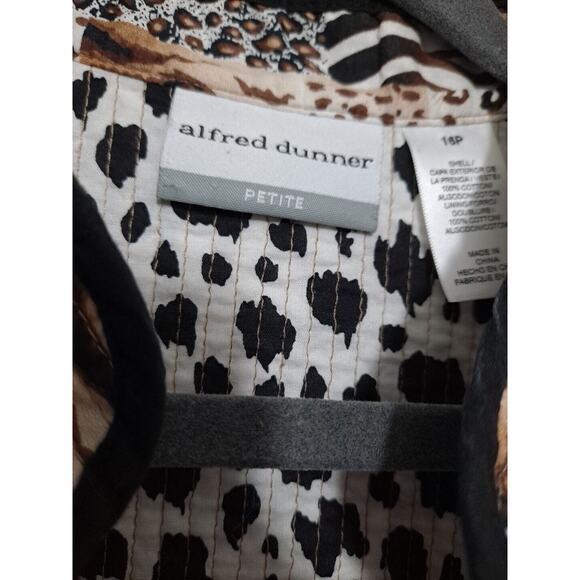 Alfred Dunner Women Sz 16 P Animal Print Lightweight Quilted Open Front Jacket - Picture 4 of 10